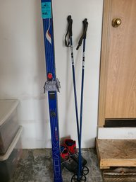 Karhu Kodiak Kinetic190 Skis With Shoes Size 6.5, Ski Sticks And Dresser