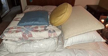 Full Size Padded Mattress Cover, Quilt And Pillows