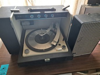 Vintage General Electric Tube Amp Record Player.