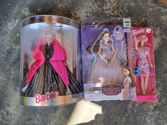 Happy Holidays Barbie, The Nutcracker And The Four Realms Barbie And Shoes Galore Barbie