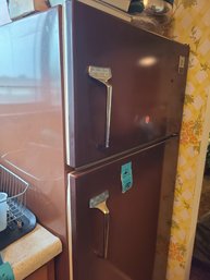 Rm7 Fridge With Freezer General Electric 28in X26in X61in. Please See Pictures For Condition.