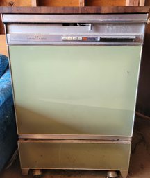 RM10 Vintage Frigidaire Dishwasher Model DW-CIMP