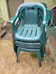 Rm00 Outdoor Items Including Barbecue, Propane Tank, 5 Plastic Chairs, Garbage Can