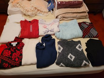Rm9 Assorted Women's Sweaters Sized Medium And Large