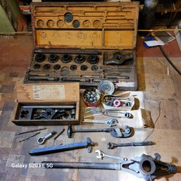 Rm6 Green River Screw Plate Large Sized Taps And Dies In Wooden Case, Small Set Of Taps And Dies And Others