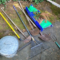 Rm00 Garden Tools Including Shovels, Leaf Rake, Dirt Rake, Edger, Pitch Fork Without Handle And Soil