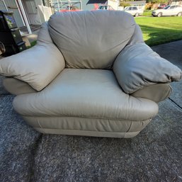 R0 Natuzzi Leather Chair