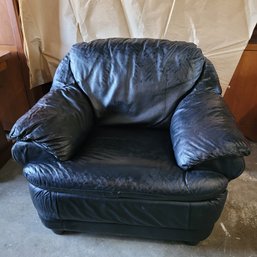 R0 Natuzzi Black Leather Chair