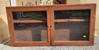 R0 Handmade Vintage Cabinet With Glass Doors And Single Shelf