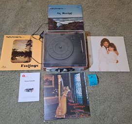R3 Turn Table And Four Records Including Artists Sally Goodwin And Barbara Streisand