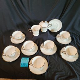 R2 Del Crest Eternity Tea Set Including Creamer, Sugar Bowl, Set Of 7 Tea Cups And 8 Saucers