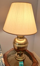 R1 Large Tabletop Lamp With Gold Colored Base