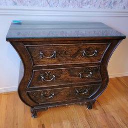 R2 Glass Top Bombay 3 Drawer Chest With Table Linens