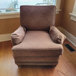 R4 Accent Chair With Detachable Cushions