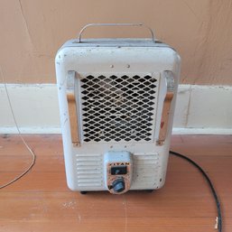 R4 Vintage Titan Space Heater