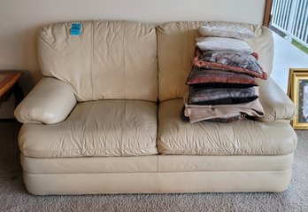 R2 Flexsteel Brand Leather Loveseat And Pillows