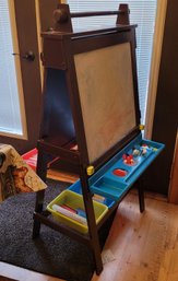R2 Children's Double Sided Art Easel With Chalkboard And Whiteboard And 2 Art Smocks