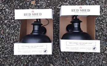 R0 Red Shed Barn Style Outdoor Solar Lights New In Box