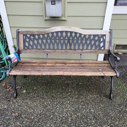 R00 Metal And Wood Bench