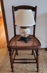 R1 Table Top Lamp And Wooden Chair With Wicker Accent