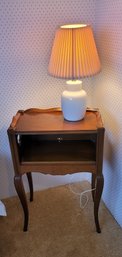 R10 Bedside Table And Lamp