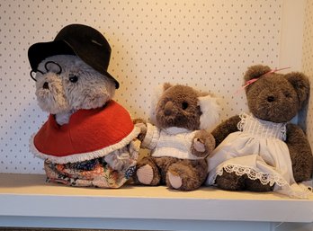 R10 Collection Of Teddy Bears And Stuffed Animals