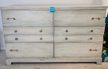 R4 Chic-style Dresser With Metal Handles