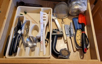 R2 Contents Of Kitchen Drawer And Other Items