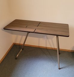 R12 Folding Table