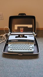 R12 Vintage Smith-Corona Coronet Super 12 Electric Type Writer With Case