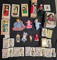 R7 Lot To Include A Variety Of Doll Ornaments