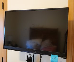 R5 Vizio TV And Wall Mount