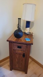 R5 Mission Style Wood Side Table, A Lamp And Portable Luminaire