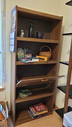 R2 4 Shelf Cabinet And All Contents