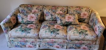 R1 Floral Patterned Couch