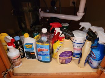 R2 Assorted Cleaning Supplies