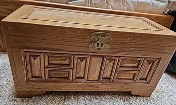 R15 Antique Wooden Chest With No Key