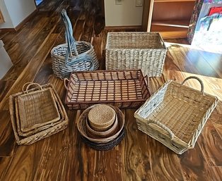 R5 Lot To Include A Variety Of Wicker Baskets