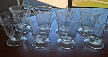 R9 Eight Small Vintage Stemware