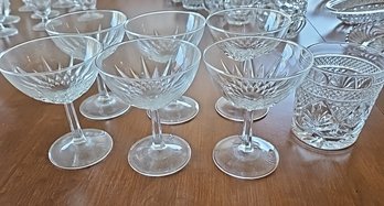 R9 Eight Small Stemware With One Glass Cup