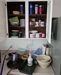 R1 Lot To Include Plastic Containers, Pans, Bakeware, Cook Books,  Mugs And More!