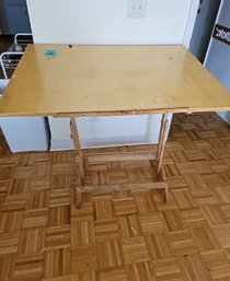 R1 Wooden Adjustable Table