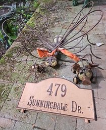 R00 Garden Decor And Metal Address Plate