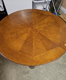R0 Vintage Round Wooden Table