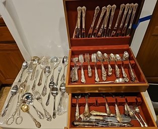 R2 Variety Of Mixed Silverplated Silverware In A Box