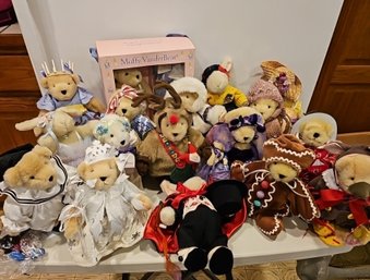 R1 More Artmark Stuffed Bears And Bunnies With Stands