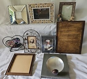 R7 Various Picture Frames With Home Decor Items