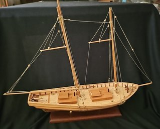 R7 Wooden Ship Model With Acrylic Cover (no Base)