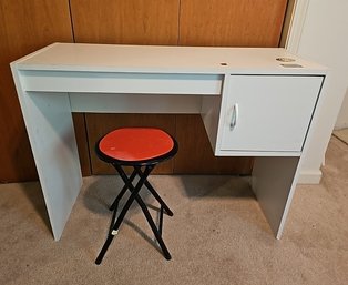 R8 Top Part Of A Desk With Small Cabinet, Desk, And Red/black Stool