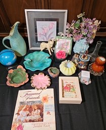 R7 Variety Of Home Decor Including Photo Frames,  Wall Art, Small Glass/ceramic Bowls, And Other Knick Knacks